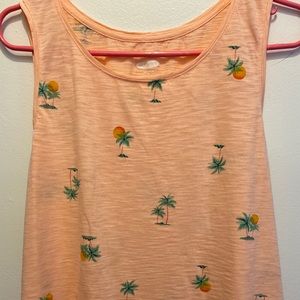 OldNavy tank top. In a peach color woman’s XL.